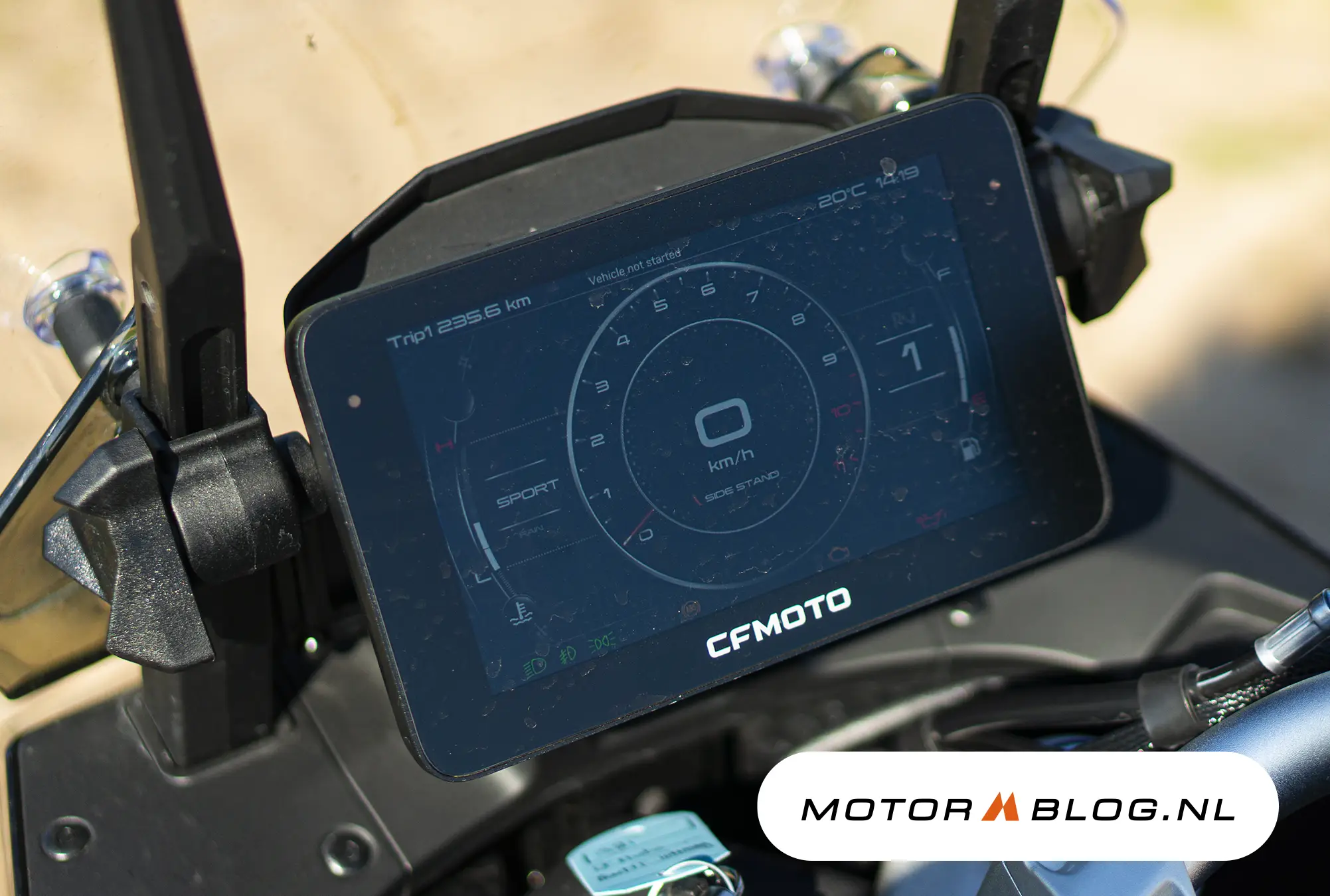 CFMOTO 800MT Touring dashboard